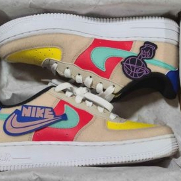 Nike Air Force 1 LV8 'Velcro' Youth 4 (Like new in box) - Picture 4 of 8